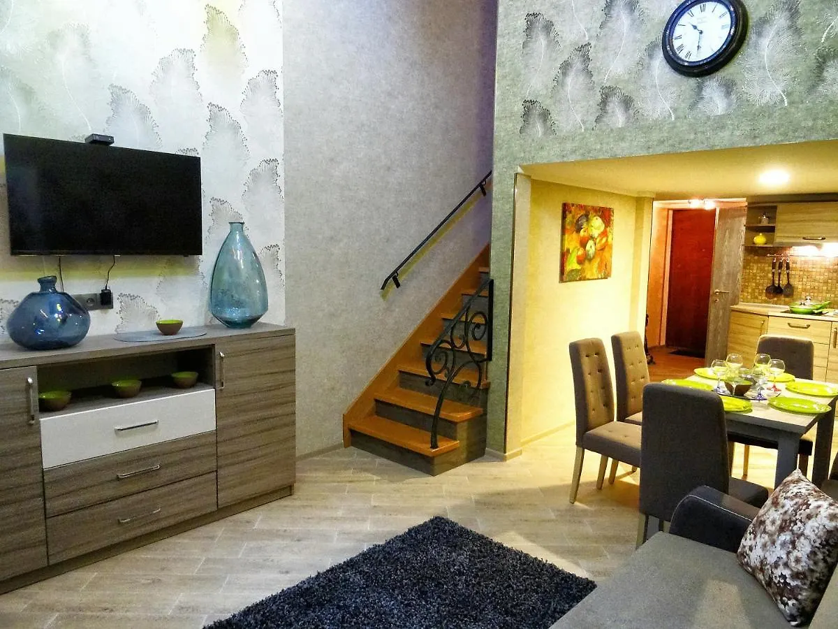 Cozy 2 Levels Apartment On The First Line To The Sea Batumi