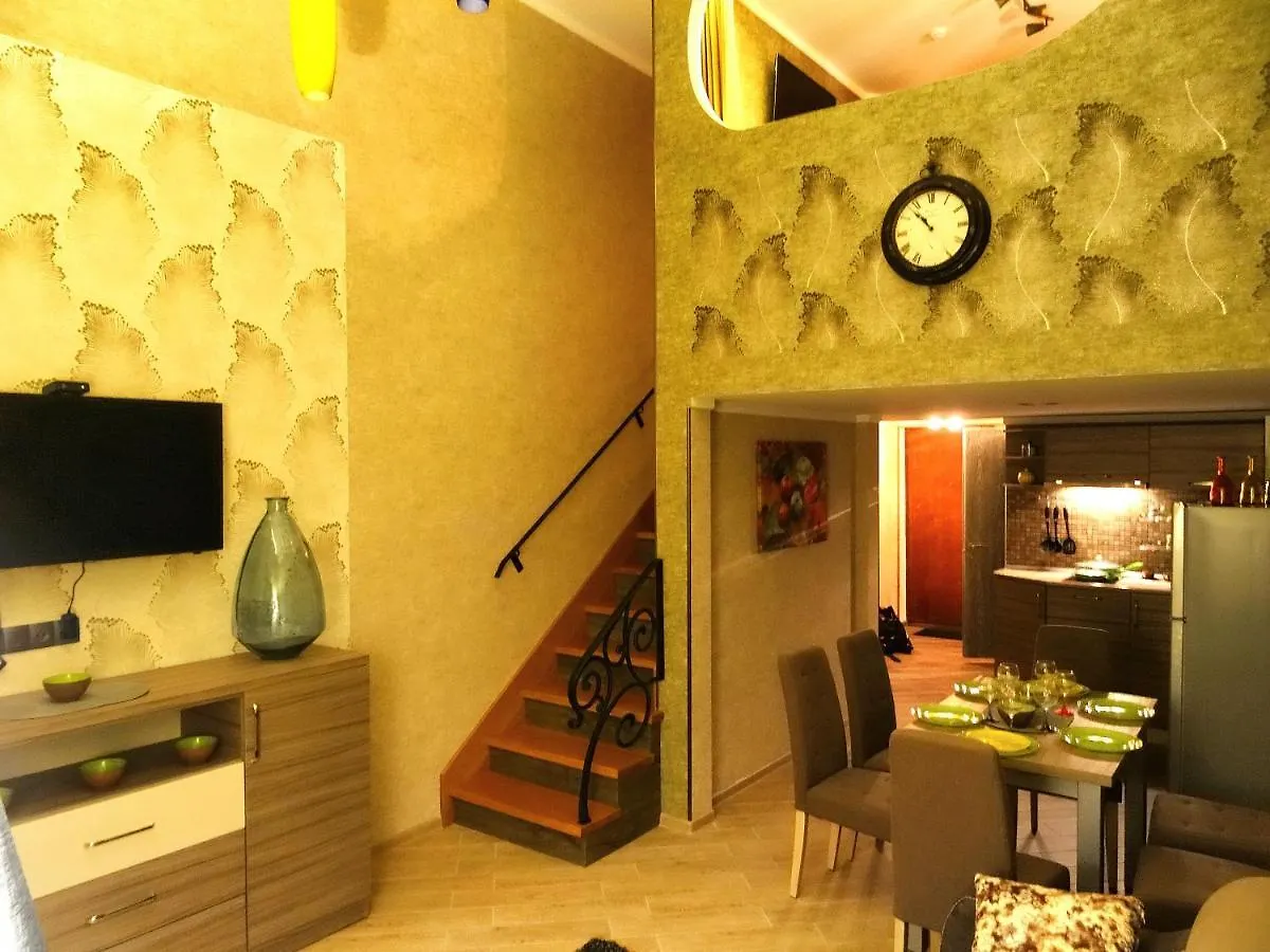 Cozy 2 Levels Apartment On The First Line To The Sea Batumi