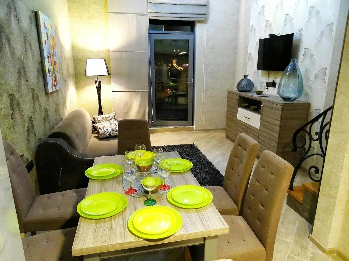 Cozy 2 Levels Apartment On The First Line To The Sea Batumi