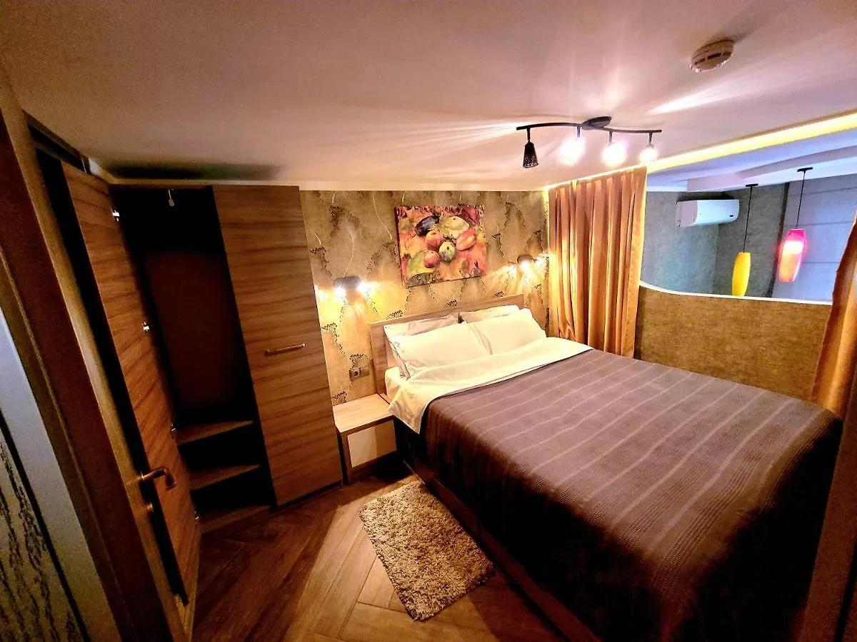Cozy 2 Levels Apartment On The First Line To The Sea Batumi