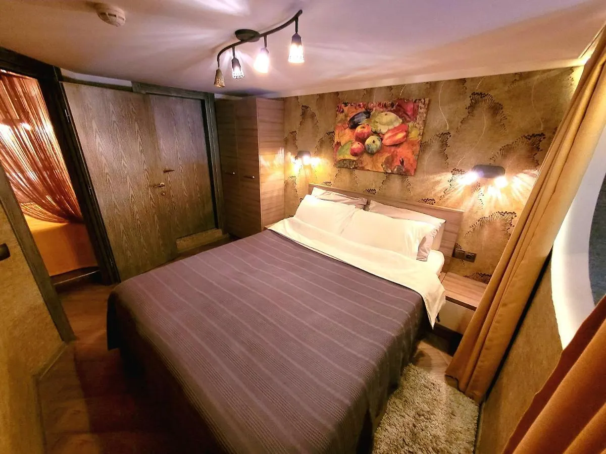 Cozy 2 Levels Apartment On The First Line To The Sea Batumi