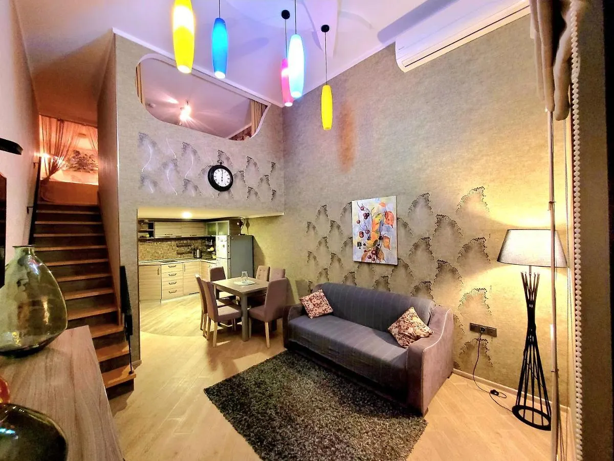 Cozy 2 Levels Apartment On The First Line To The Sea Batumi