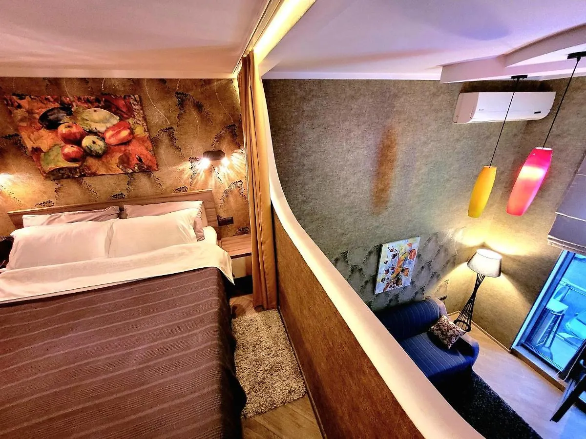 Cozy 2 Levels Apartment On The First Line To The Sea باتومي جورجيا