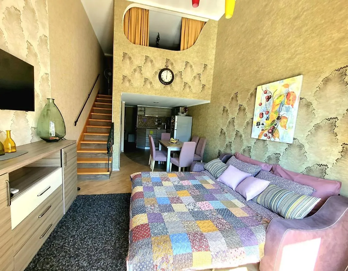 Cozy 2 Levels Apartment On The First Line To The Sea باتومي جورجيا